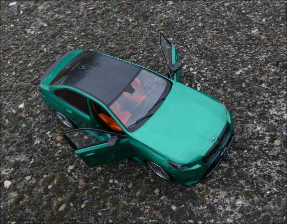 1:18 BMW M5 (G90) Isle of Man Grün Metalli Alpina Alufelgen + OVP